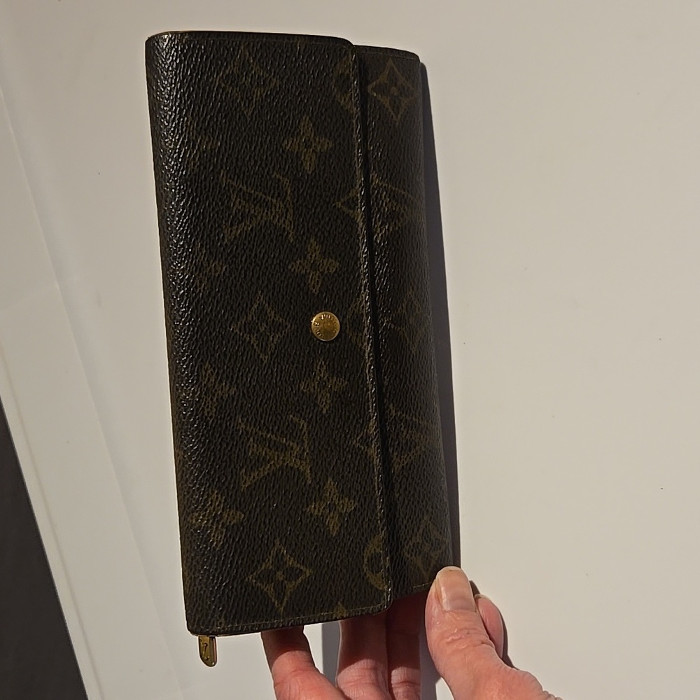 LV long wallet - Picture 10 of 16